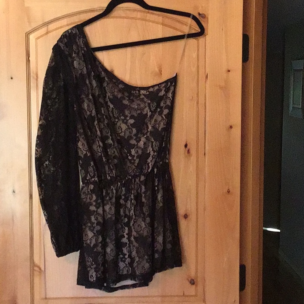 One shoulder Lace Top Bisou Bisou Size M